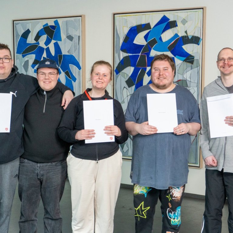 Hluti hópsins ásamt Úlfi kennara sínum