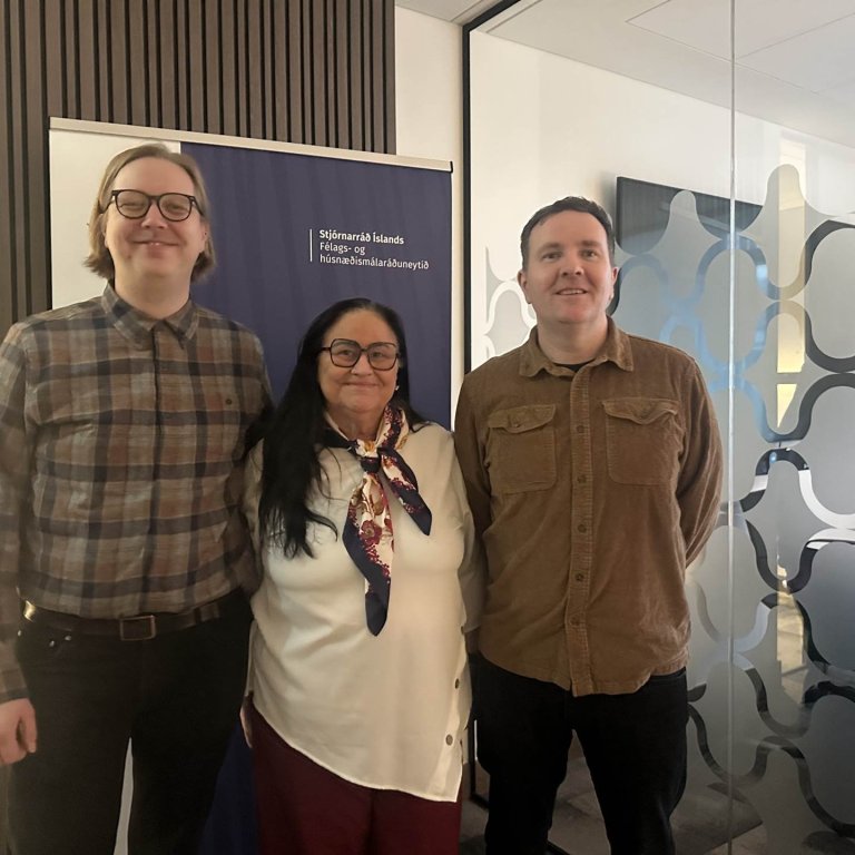 Félags- og húsnæðismálaráðuneytið styrkir Miðstöð um auðlesið mál